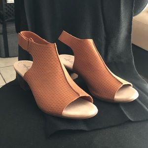 Clark collection Valarie James Sandals